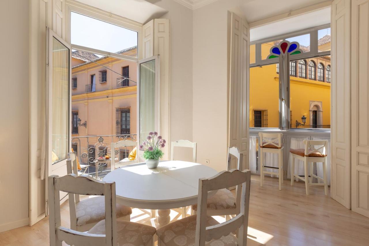 Luminoso Apartamento De Dos Habitaciones Con Vistas A Las Catedral مالقة المظهر الخارجي الصورة