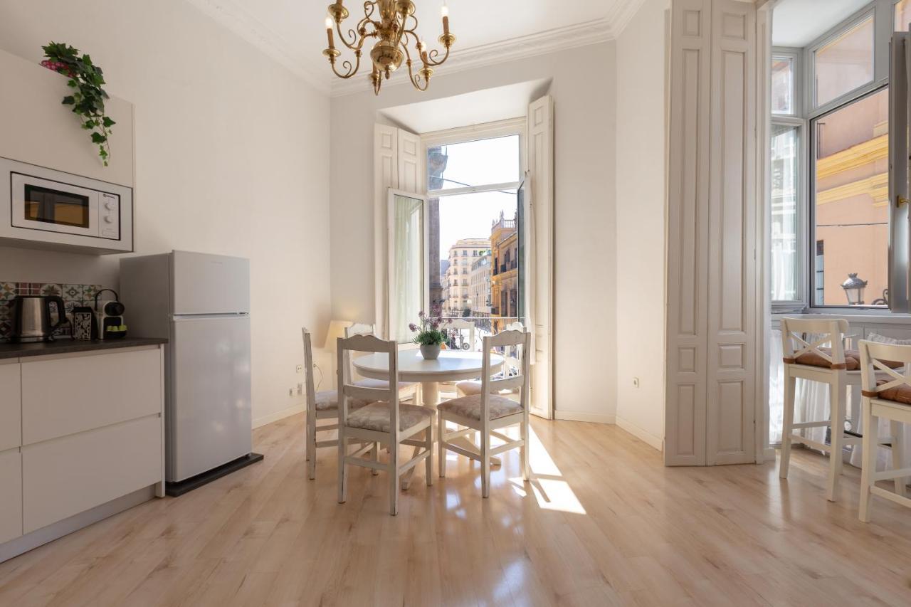 Luminoso Apartamento De Dos Habitaciones Con Vistas A Las Catedral مالقة المظهر الخارجي الصورة
